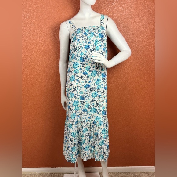Old Navy Blue and White Floral Maxi Dress - Picture 14 of 14